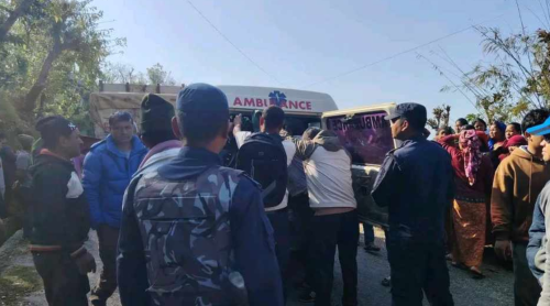 गुल्मीमा टिपरको ठक्करबाट एक वृद्धा घाइते