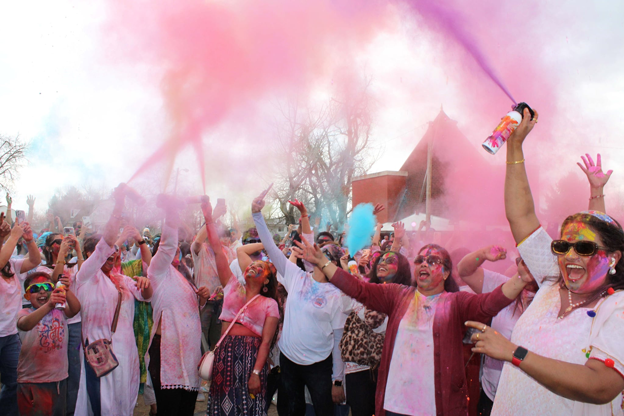 कोलोराडोको सांस्कृतिक केन्द्रमा नेपालीहरूको होली (तस्वीरहरू)