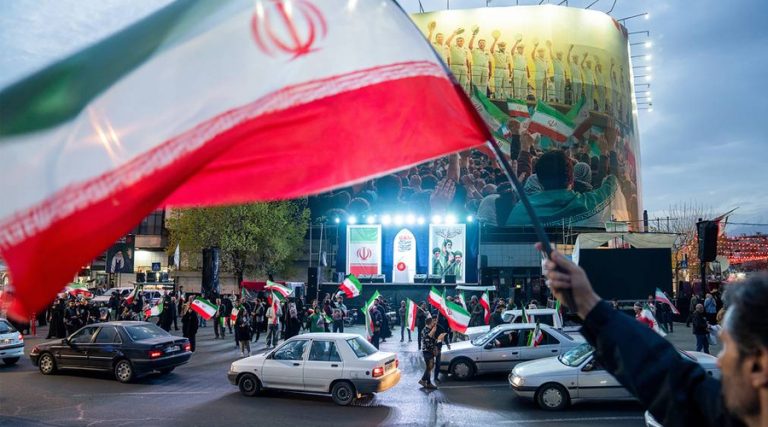 इरानमा ‘डिजिटल अन्धकार’, एक महिनादेखि इन्टरनेट बन्द