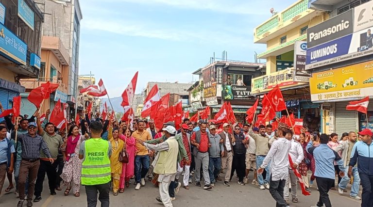 लेखकको गृहजिल्ला कञ्चनपुरमा कांग्रेस-एमालेको विरोध प्रदर्शन
