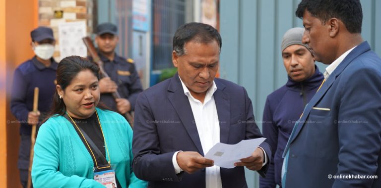 कुलमान घिसिङले गरे मतदान