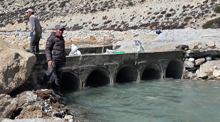 निङ र टाक्ची खोलामा कल्भर्ट : हुम्लाको लिमी उपत्यकामा यात्रा सहज