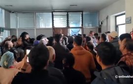 मनमोहन अस्पतालमा उपचाररत घाइतेको मृत्यु भएपछि तनाव