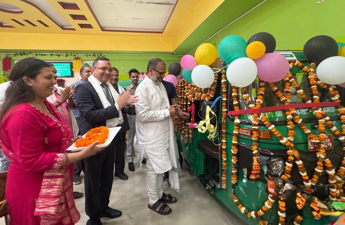 नबिल बैंकले जनकपुरको मानव सेवा आश्रमलाई दियो अटो