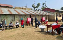 ३ बजेसम्म मकवानपुरमा खस्यो ५२ प्रतिशत मत