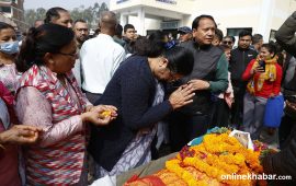 केपी ओलीका पितालाई श्रद्धाञ्जली दिन पुगे प्रचण्ड