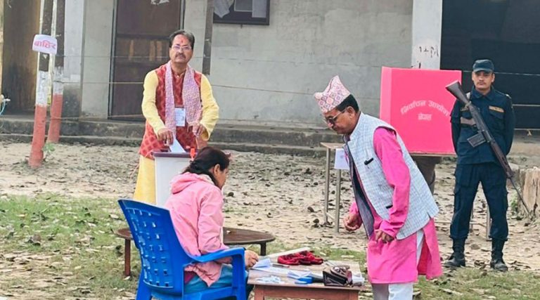 पूर्वपरराष्ट्रमन्त्री एनपी साउदले गरे मतदान