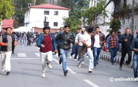 सरकारको कदमविरुद्ध सडकमा एमाले