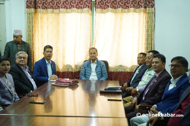 ‘जनभावनाअनुरुप एकताबद्ध भएर प्रस्तुत हुने’