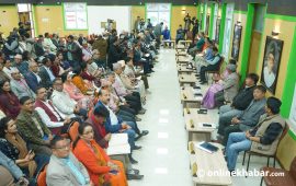 कांग्रेस बैठकमा प्रस्ताव : भोट हाल्न नजाने, चुपचाप बस्ने नेतालाई सम्मान गरौँ