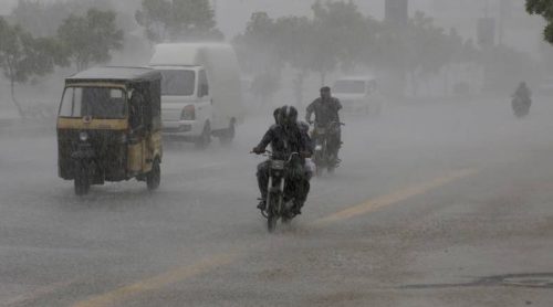 पाकिस्तानमा भारी वर्षाका कारण १७ जनाको मृत्यु, ३० घाइते