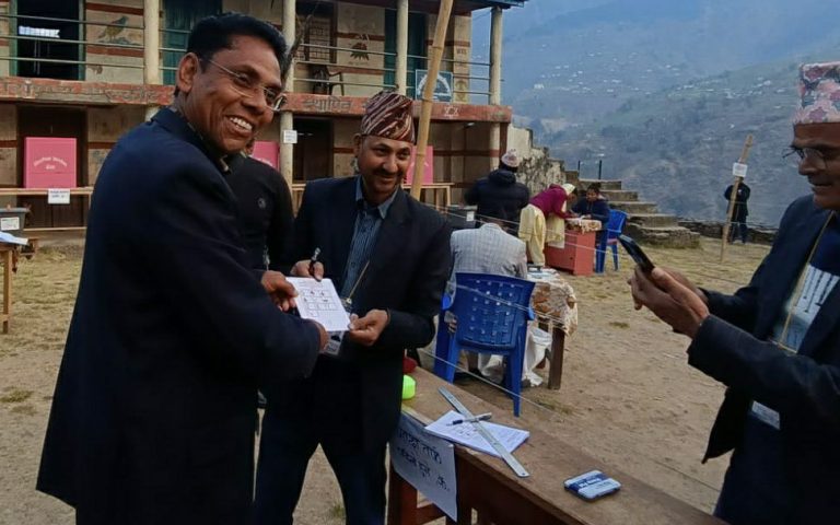 प्रकाण्डले कालीकोटबाट गरे मतदान