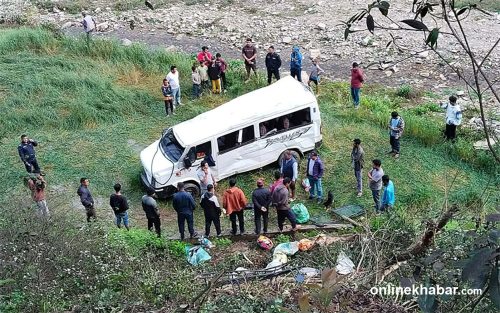 प्युठानमा मिनी बस दुर्घटना हुँदा १६ जना घाइते