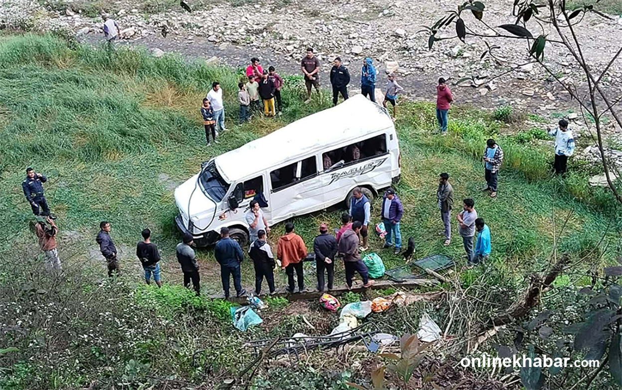 प्युठानमा मिनी बस दुर्घटना हुँदा १६ जना घाइते