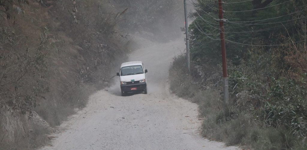 म्याग्दीको रणवाङ-दरवाङ खण्डको सडक अलपत्र