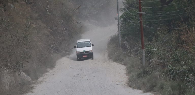 म्याग्दीको रणवाङ-दरवाङ खण्डको सडक अलपत्र