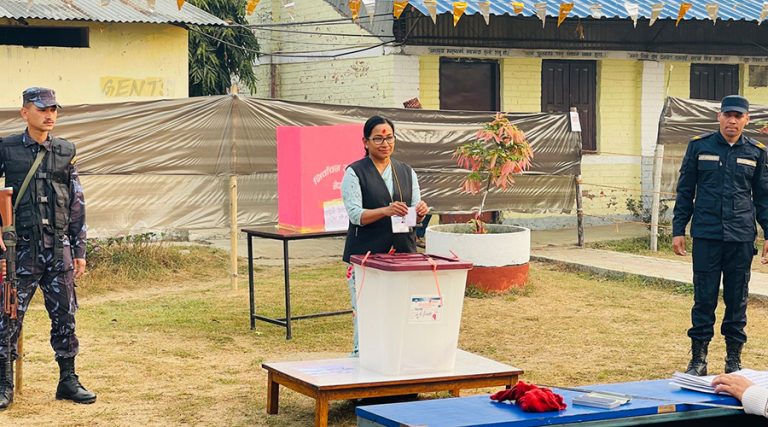 रेनुले गरिन् मतदान, भनिन्- धेरै उत्साहित छु