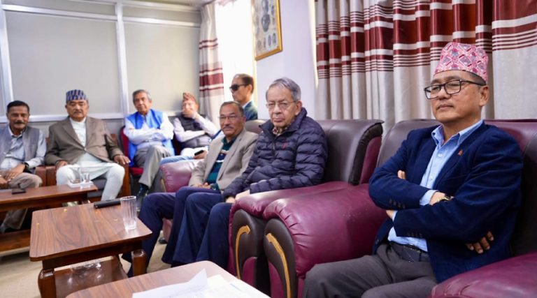 राप्रपा केन्द्रीय कार्यसम्पादन समिति बैठक जारी