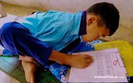 हात नचले पनि हिम्मत नहारेका सन्देश, खुट्टाले कोर्दैछन् भविष्य