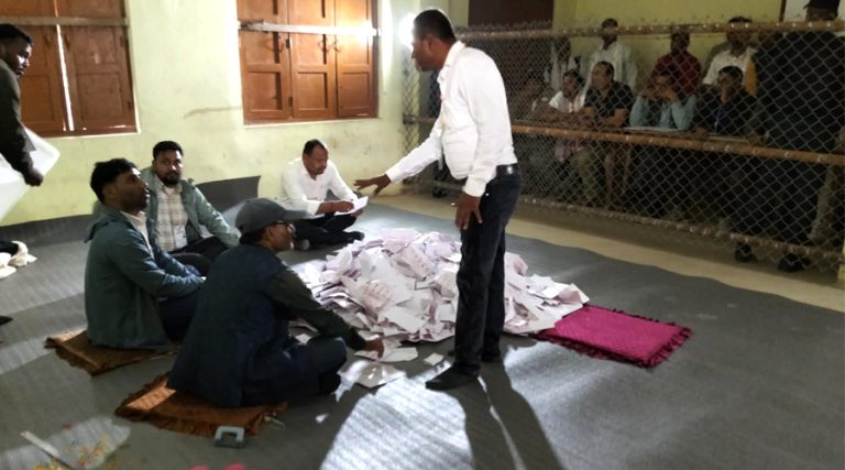 अमरेशको गृहपालिकाबाट सर्लाही-४ काे मतगणना सुरु