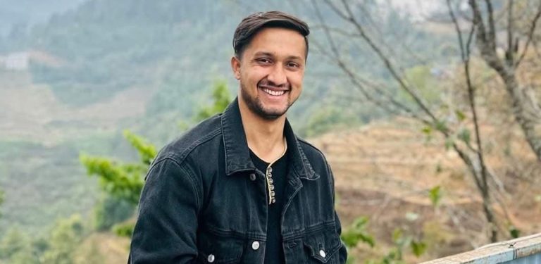 व्यक्तिपूजा कि विचारको राजनीति?