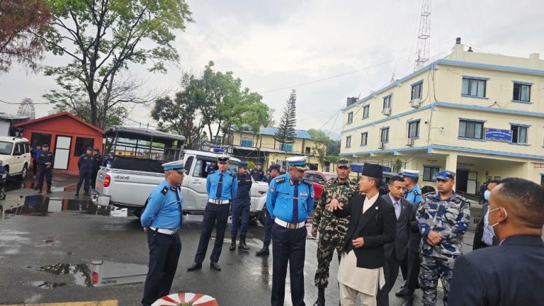 गृहमन्त्री सुधन ट्राफिक कार्यालय छिरेपछि पुगेका थिए ललितपुर