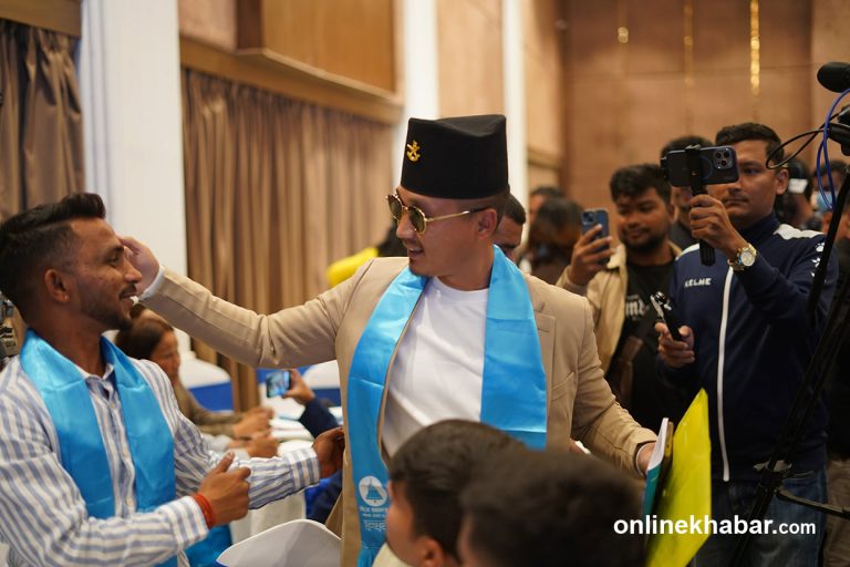 आफ्नै गाडी चढ्छु, तलब पनि खान्नँ : सुधन गुरुङ