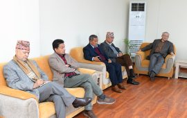 बादलको अध्यक्षतामा बस्यो एमाले बैठक