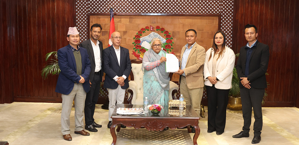 प्रधानमन्त्रीलाई उज्यालो नेपाल पार्टीले बुझायो ज्ञापन