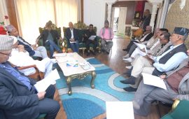 एमालेमा समस्या माथि, समीक्षा तल