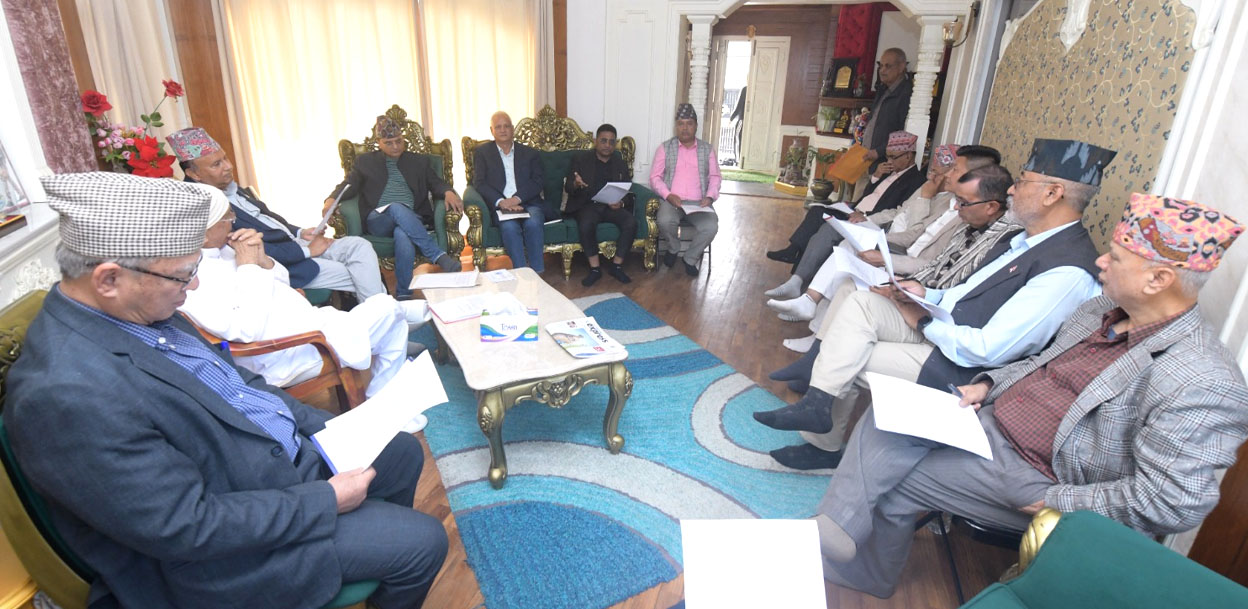 एमालेमा समस्या माथि, समीक्षा तल