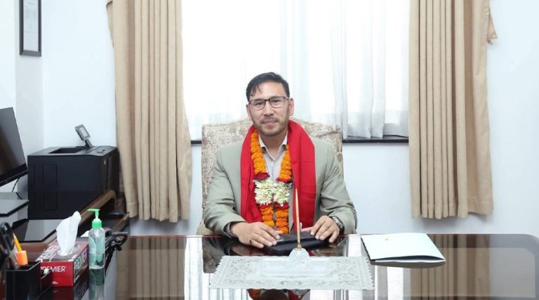 राष्ट्रिय प्रकृति संरक्षण कोषका अध्यक्ष श्रेष्ठले गरे पदभार ग्रहण