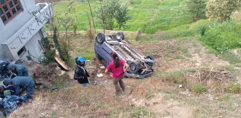 नगरकोटबाट भक्तपुरतर्फ आउँदै गरेको कार दुर्घटना