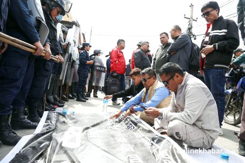 एन्फाविरुद्ध ‘ए’ डिभिजन क्लबहरू नै आन्दोलित (तस्वीरहरू)