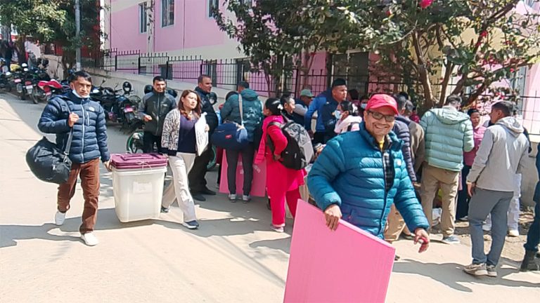 अर्घाखाँचीका सबै मतदानस्थलमा पुर्‍याइयो निर्वाचन सामग्री