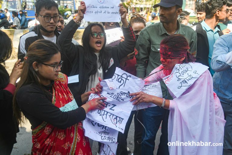 माइतीघरमा नाटक मञ्चन गरेर खोजियो जाँचबुझ आयोगको प्रतिवेदन