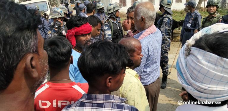 सर्लाही-४ को बलरामा विवाद : सीडीओ र प्रहरी प्रमुख पुगे, छलफल जारी