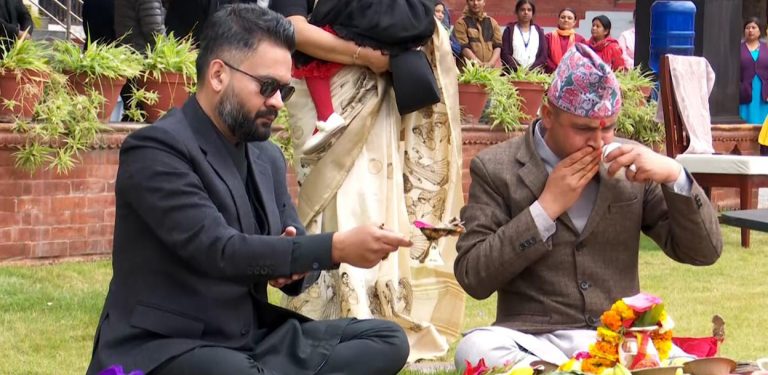 बालुवाटारमा बालेनले गरे पूजा (तस्वीरहरू)