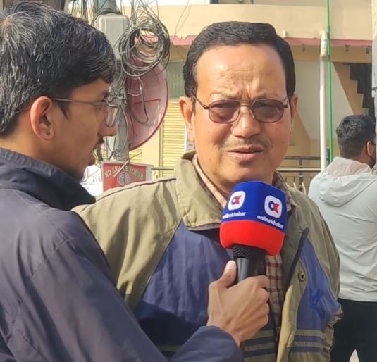 केपी ओलीले मतदान गर्ने केन्द्र बालकोटमा मतदातासँग कुराकानी (Live)