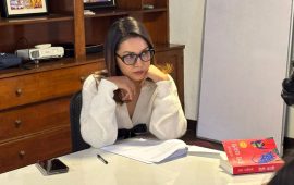 सिलिण्डर लिन ओमान उड्यो नेपाल एयरलाइन्सको विमान