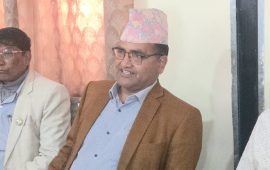 सुदूरपश्चिमका मुख्यमन्त्रीले ५ लाख घुस मागेको आरोप, छानबिन गर्न नेकपाको माग