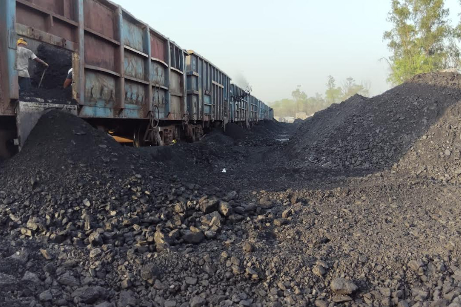 वीरगञ्जमा कोइलाको धुलोले स्थानीयलाई हैरान