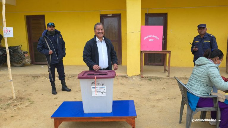 १८ वर्षपछि विप्लवले गरे रोल्पाबाट मतदान