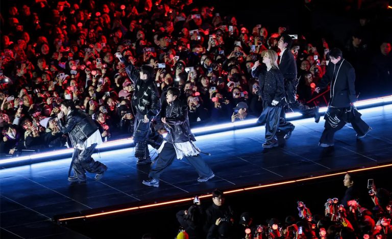 बीटीएस कन्सर्ट अर्थात शताब्दीकै पुनरागमन (तस्वीर)