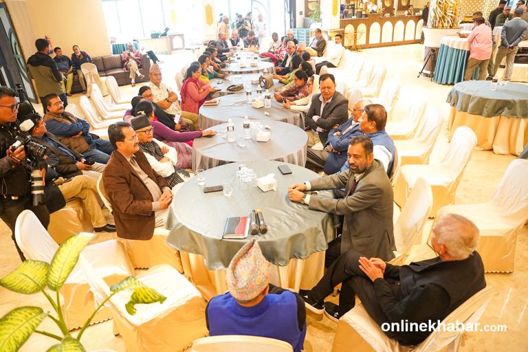 समानान्तर गतिविधि चलाउने समूहलाई कांग्रेसले गरायो सचेत