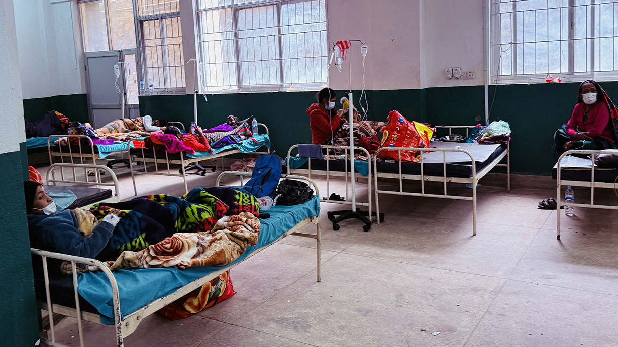 दादुरा प्रभावित ढोरपाटनमा खोप लगाइयो, ३० बिरामी अस्पतालमा