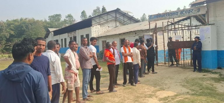 धनुषामा उत्साहपूर्वक मतदान