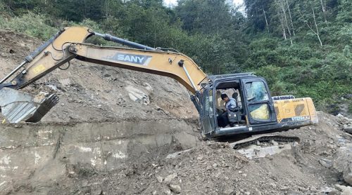 सवारी आवागमनमा रोक लगाएर धुलिखेल-खावा सडक स्तरोन्नति थालियो