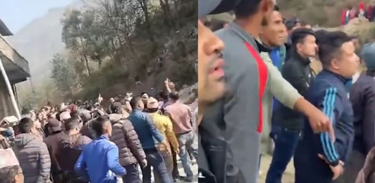 दोलखामा मतपत्र लुटिएपछि बुथ एजेन्ट नै प्रहरीको नियन्त्रणमा