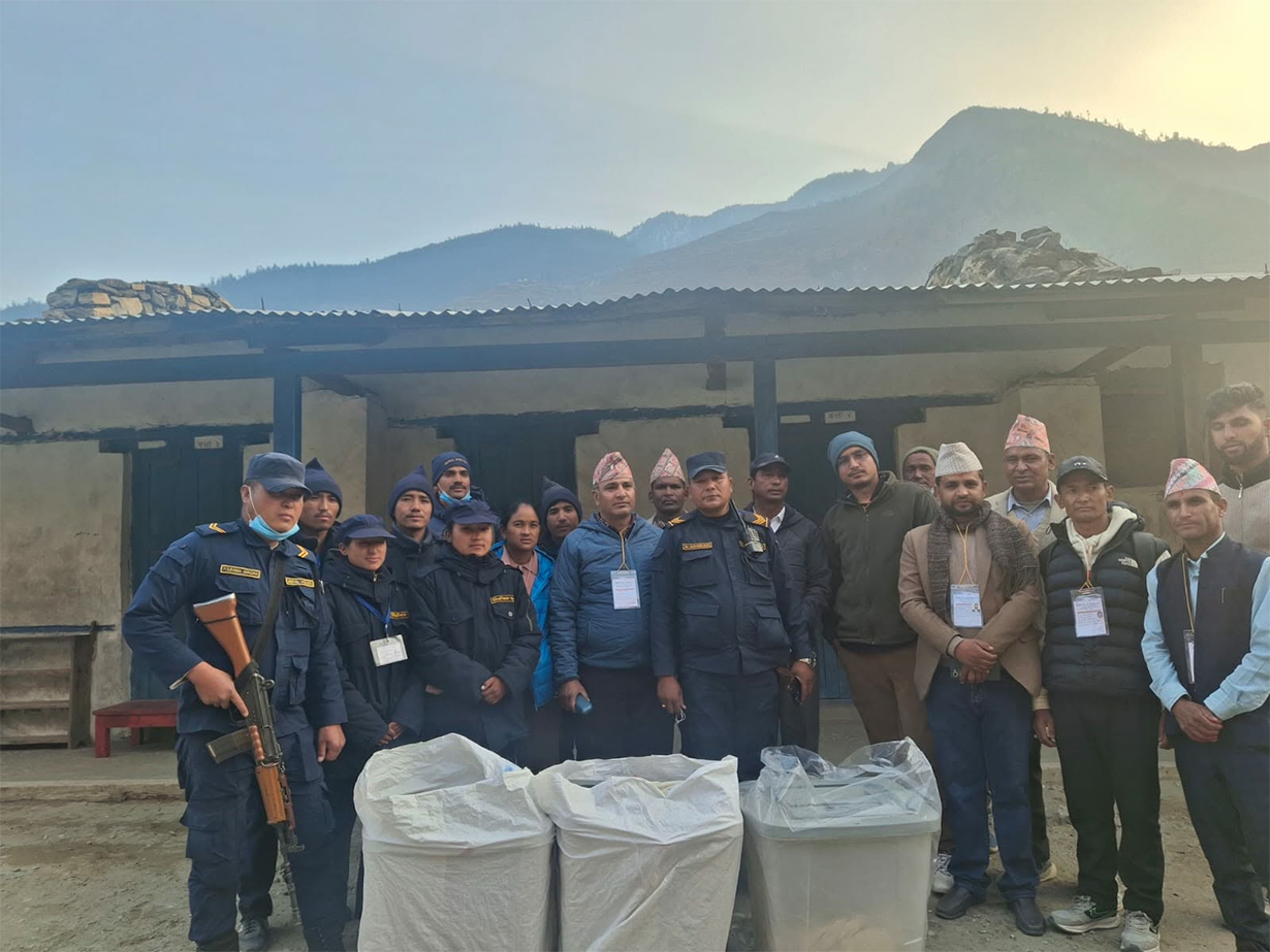 डोल्पाका २९ केन्द्रका मतपेटिका सदरमुका ल्याउन बाँकी